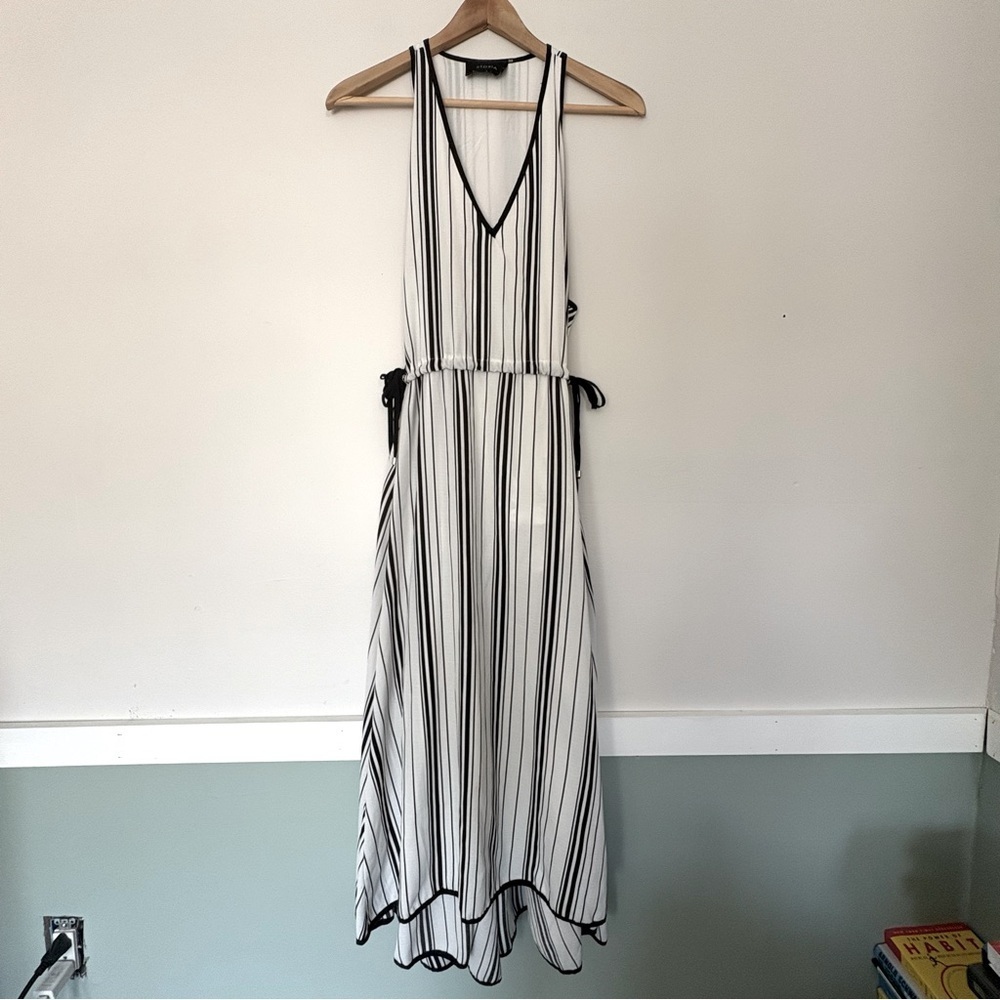 Storia sleeveless side tie high low maxi dress white black stripes size small